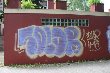 Graffiti Bombing - Photo by teaka - Solar, IMC (2014)