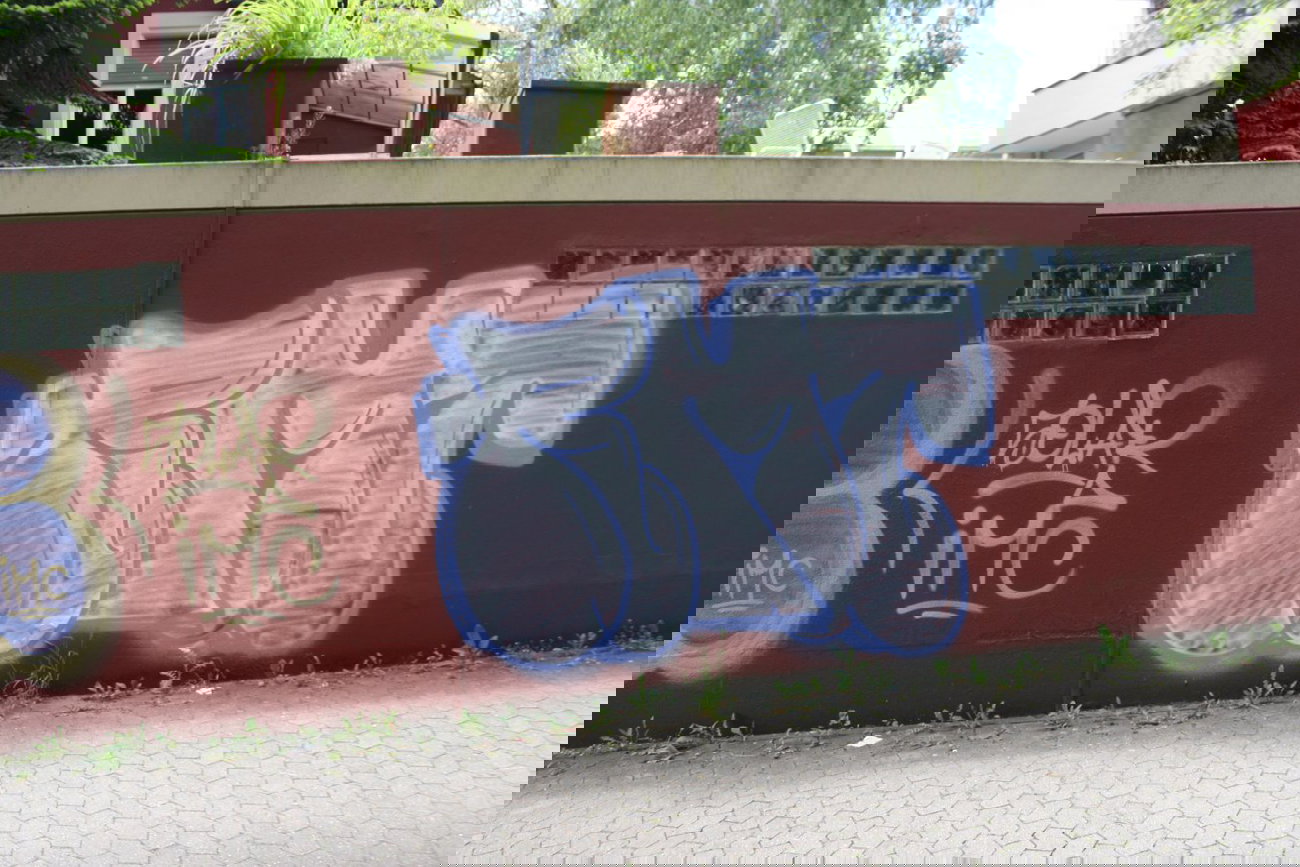 Graffiti Bombing - Photo by teaka - RMT, Ramyt, Fonse (2014)