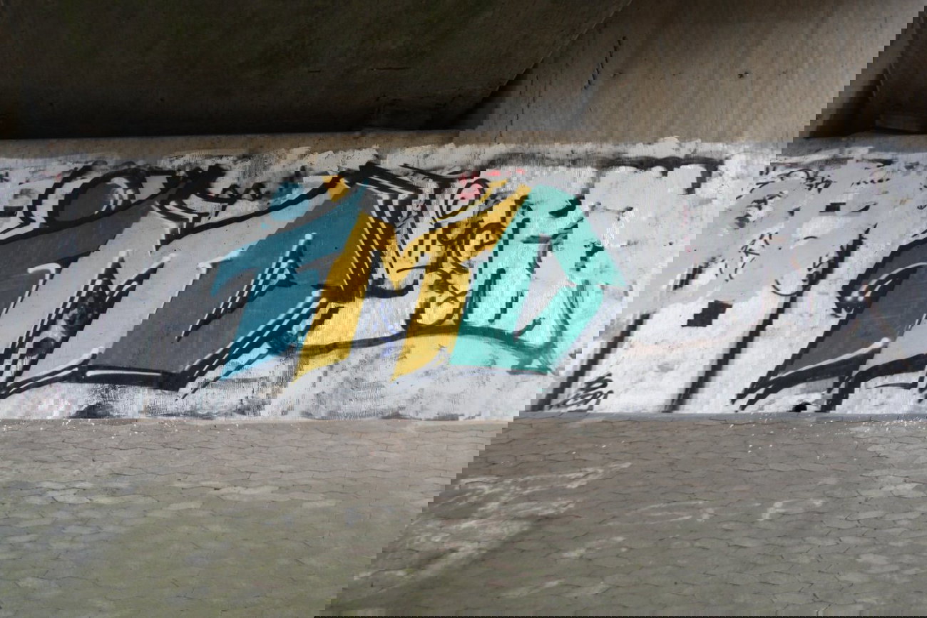 Graffiti Bombing - Photo by teaka - IMC, Hero (2014)