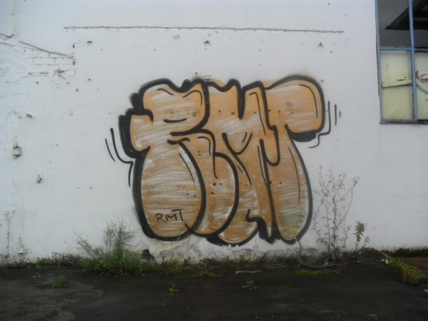 Graffiti Bombing - Photo by teaka - RMT, Fonse, Ramyt (2013)