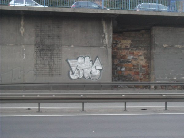 Graffiti Bombing - Photo by teaka - IMC, RMT (2013)