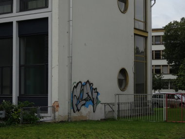 Graffiti Wall - Photo by teaka