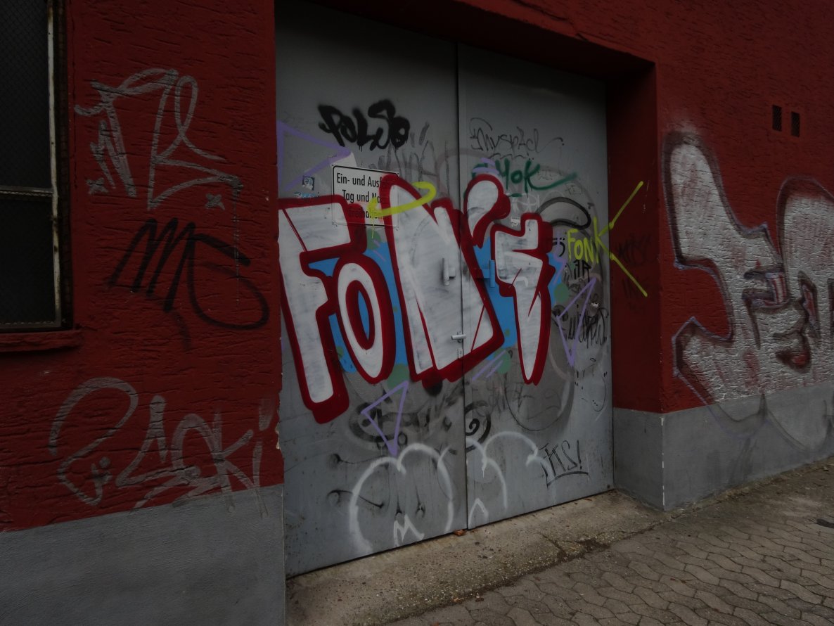 Graffiti Wall - Photo by teaka