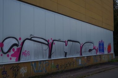 Graffiti Bombing - Photo by teaka