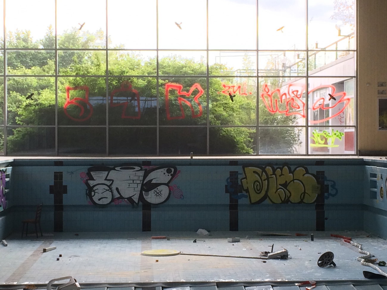 Graffiti Bombing - Photo by teaka - IMC