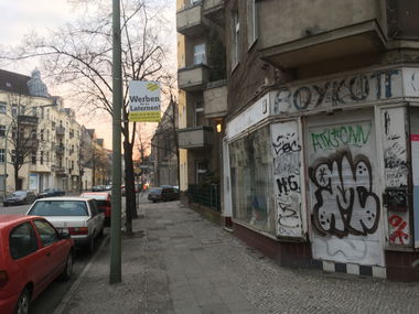 Graffiti Bombing - Photo by teaka - imc