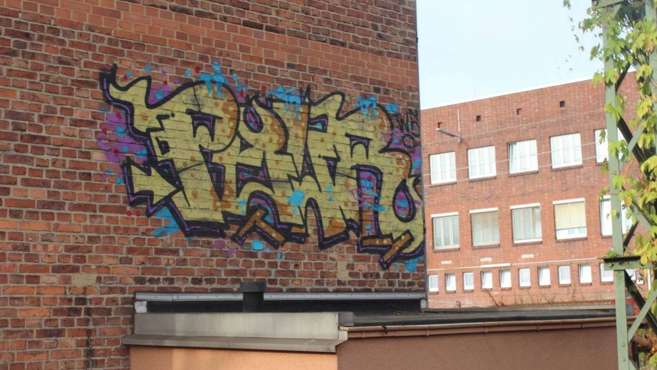 Graffiti Wall - Photo by teaka - imc