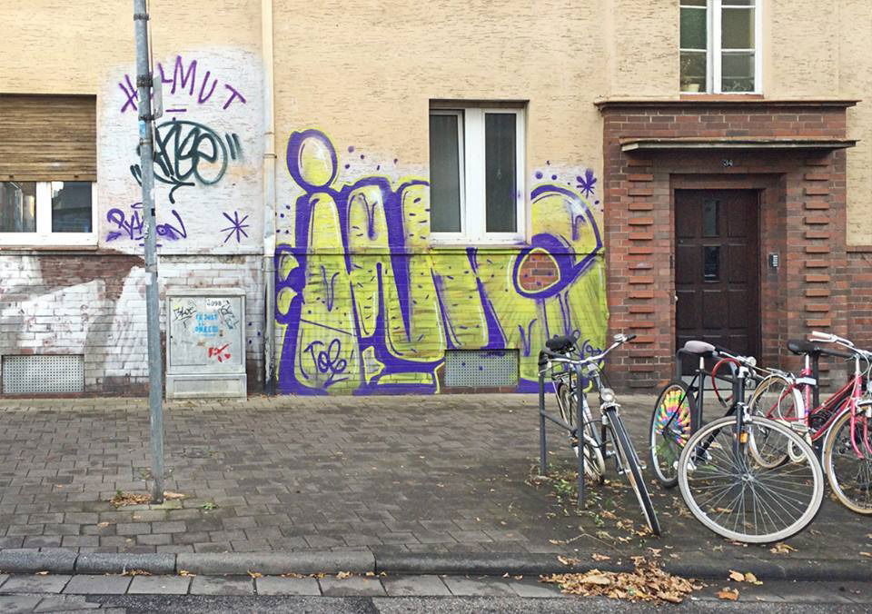 Graffiti Bombing - Photo by teaka - imc