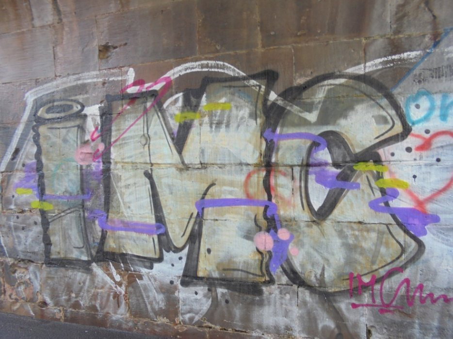 Graffiti Wall - Photo by teaka - imc