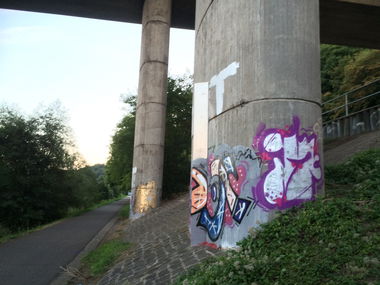 Graffiti Bombing - Photo by teaka