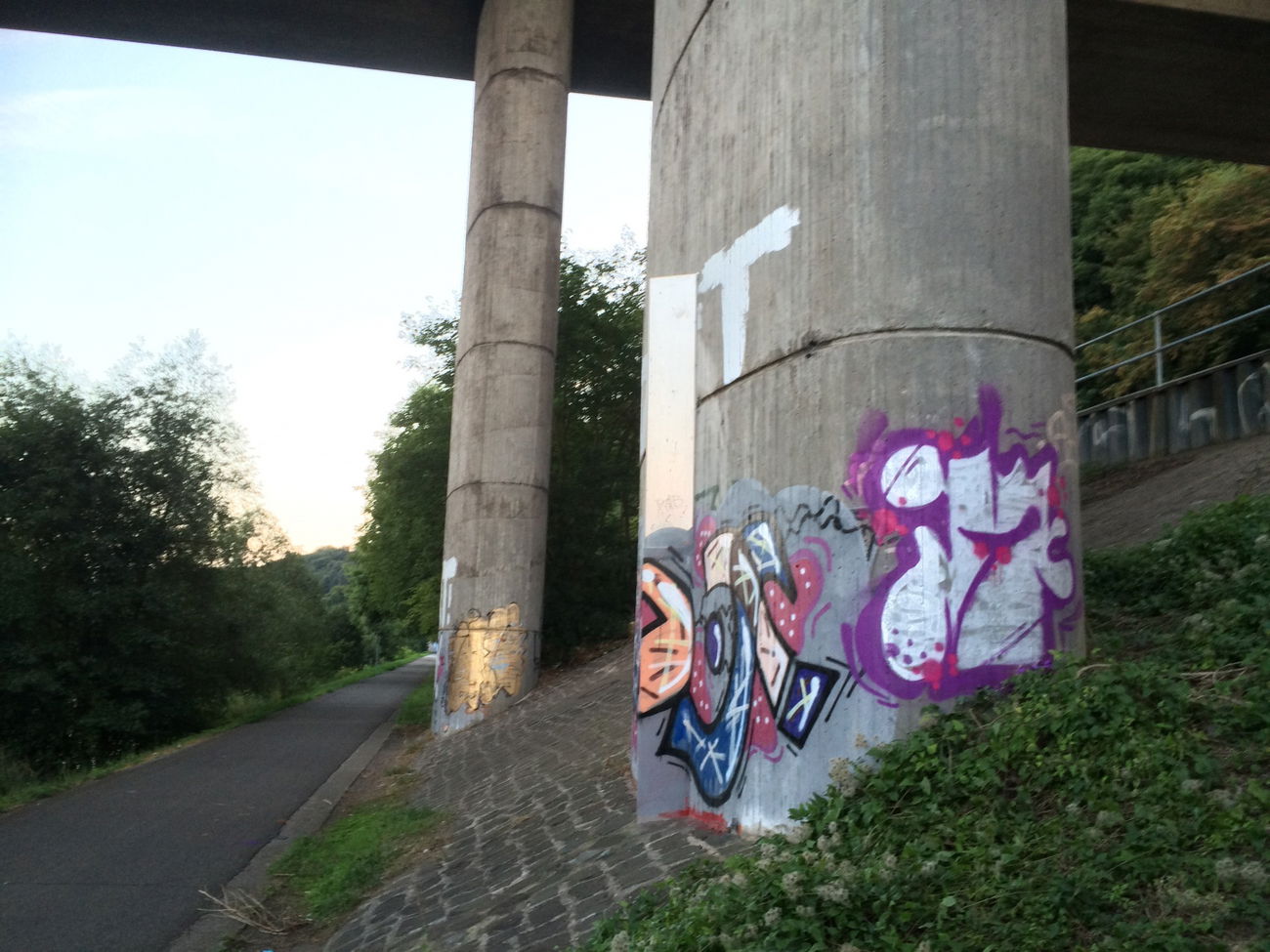 Graffiti Bombing - Photo by teaka