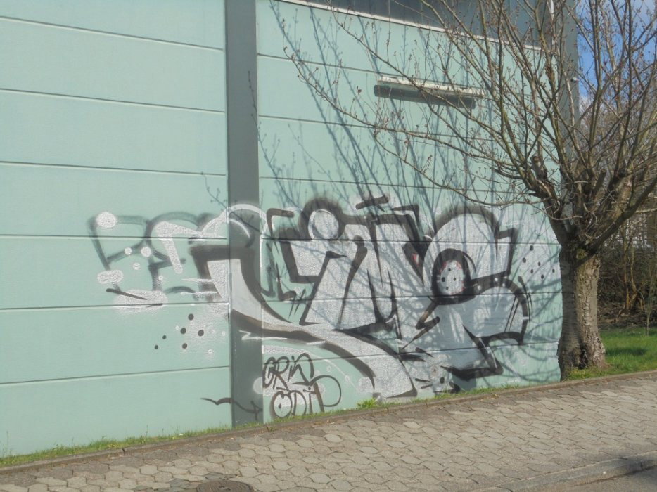 Graffiti Wall - Photo by teaka - imc
