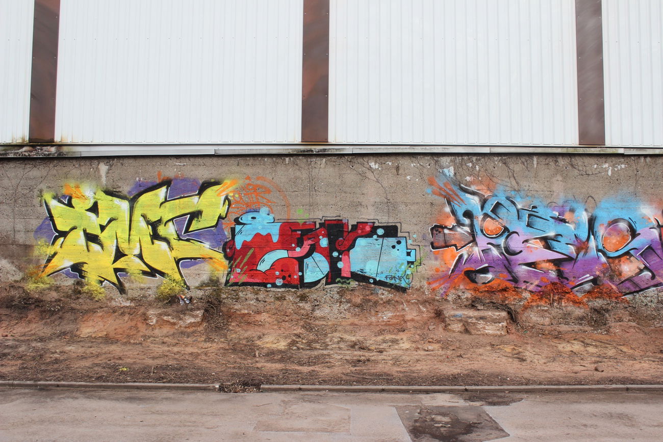 Graffiti Wall - Photo by teaka - imc