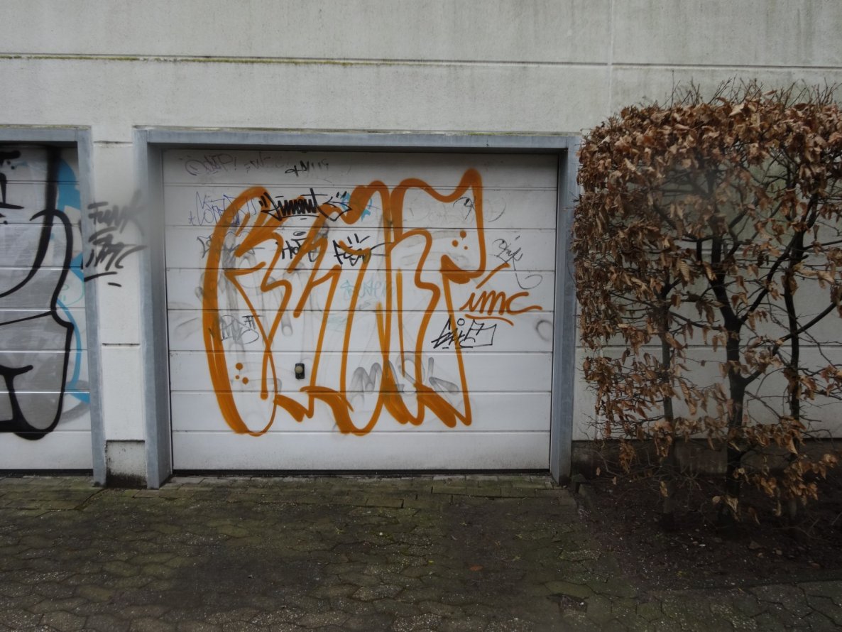 Graffiti Bombing - Photo by teaka