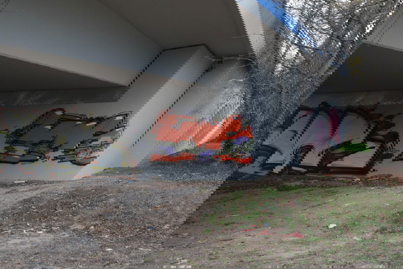 Graffiti Bombing - Photo by teaka