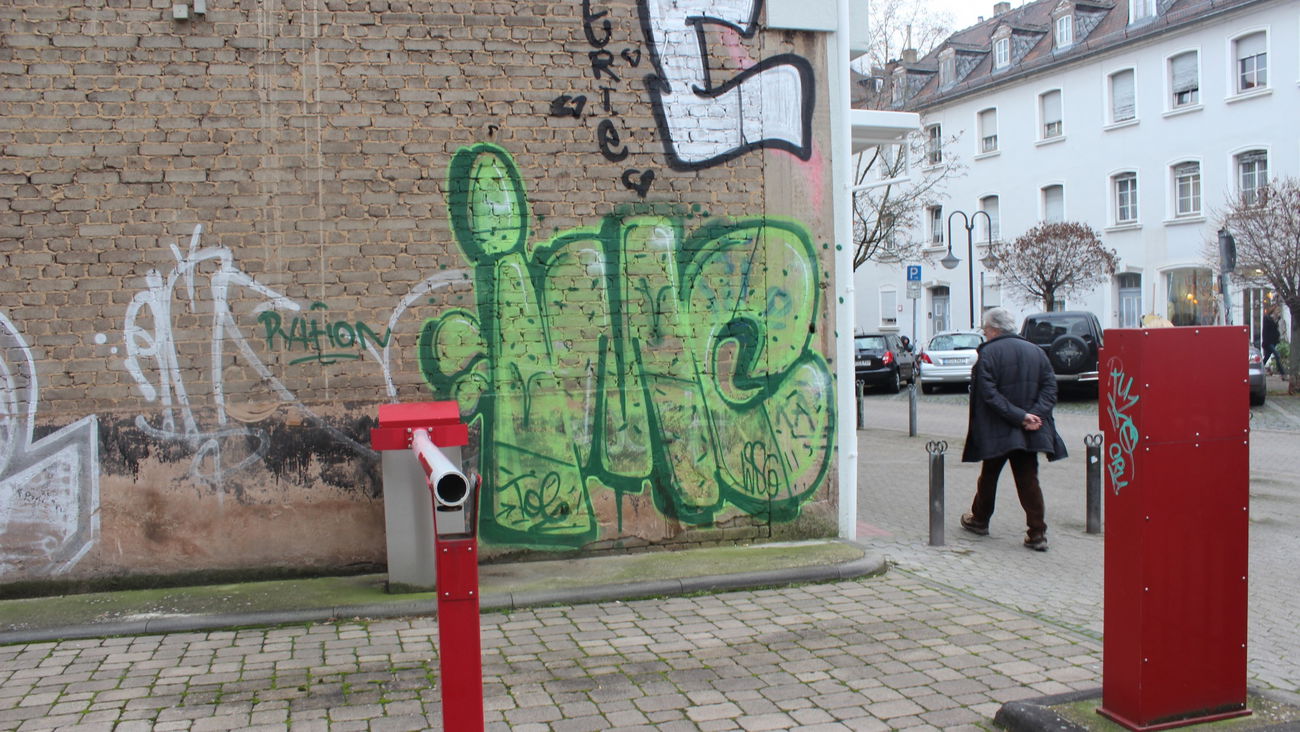 Graffiti Wall - Photo by teaka - imc