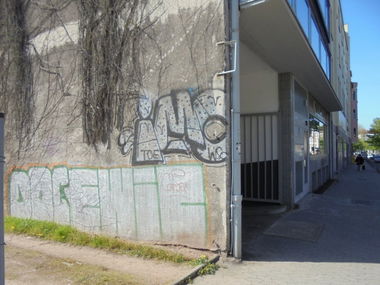 Graffiti Bombing - Photo by teaka - imc