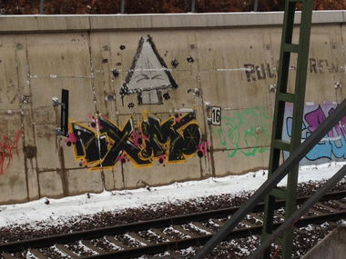 Graffiti Bombing - Photo by teaka - imc