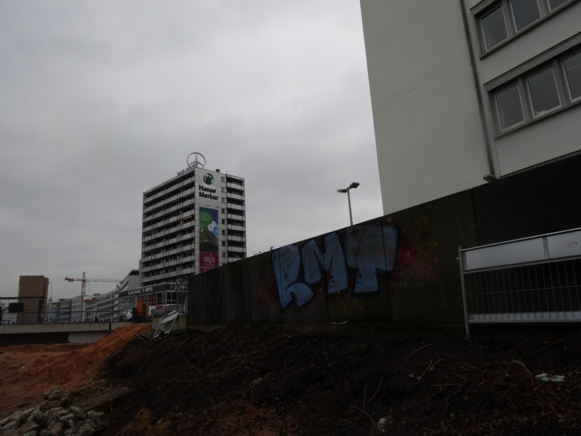 Graffiti Bombing - Photo by teaka