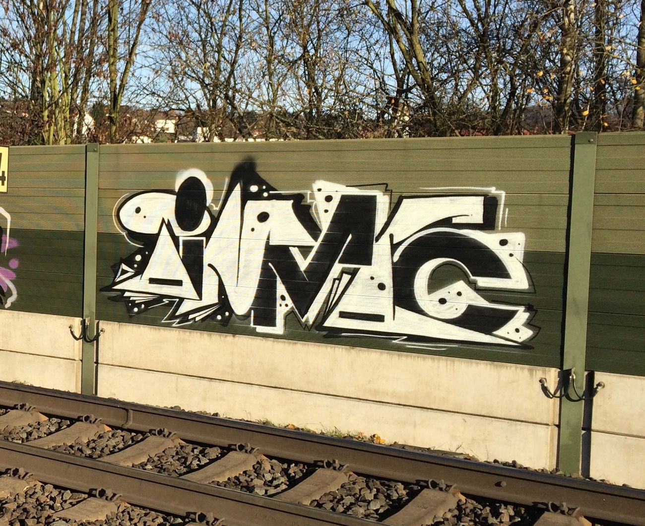 Graffiti Wall - Photo by teaka - imc