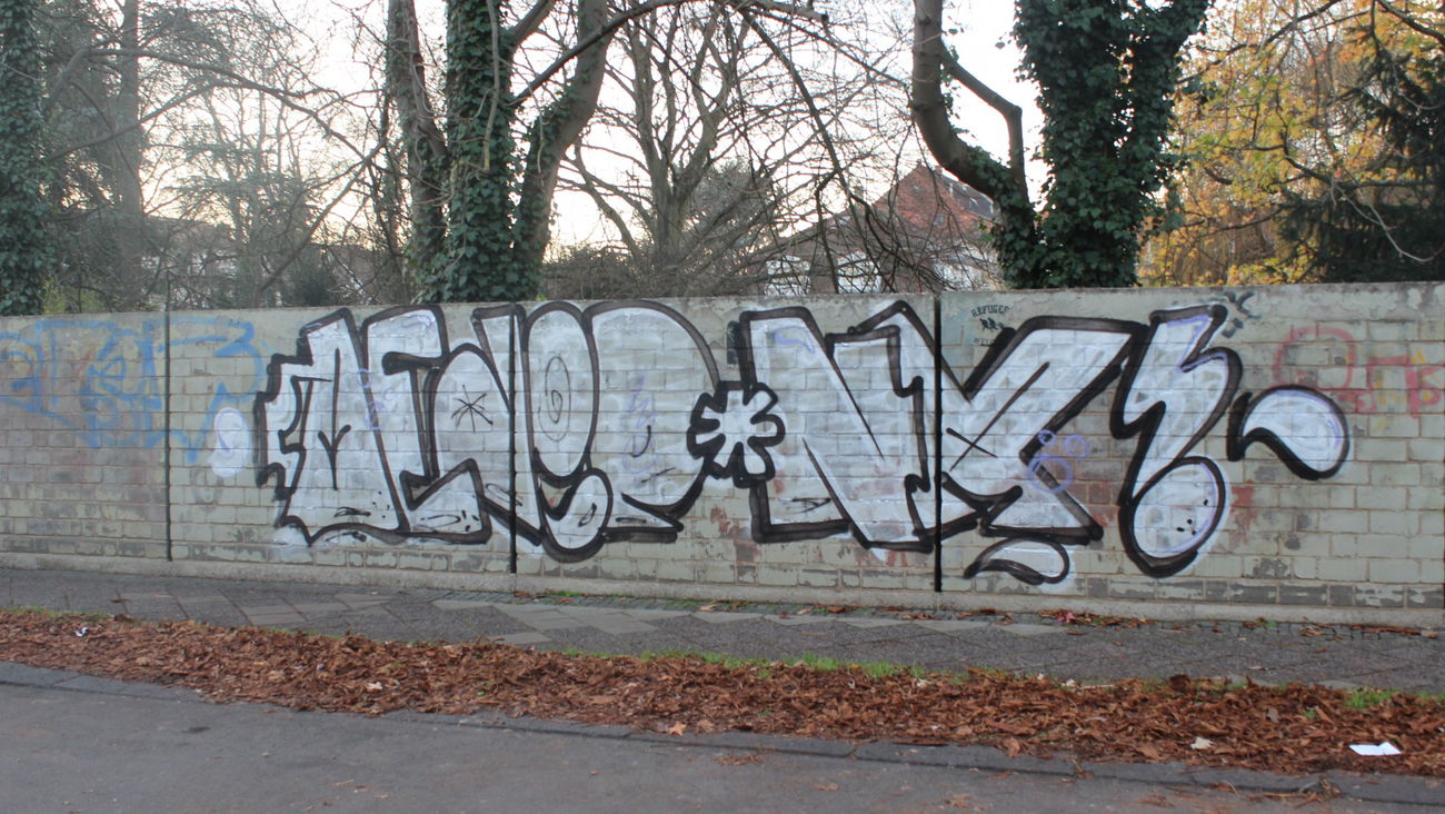 Graffiti Wall - Photo by teaka - imc