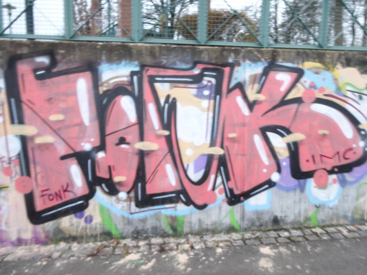 Graffiti Bombing - Photo by teaka