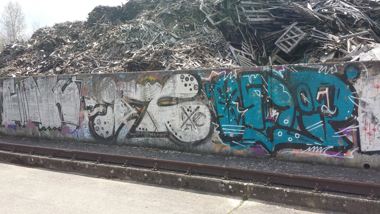 Graffiti Wall - Photo by teaka