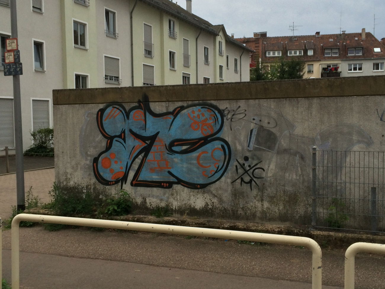 Graffiti Bombing - Photo by teaka