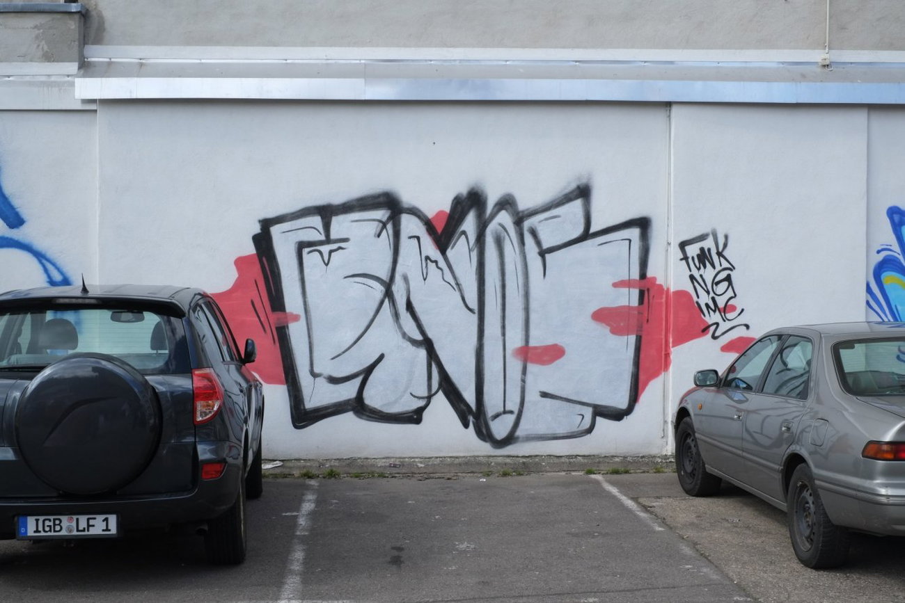 Graffiti Wall - Photo by teaka
