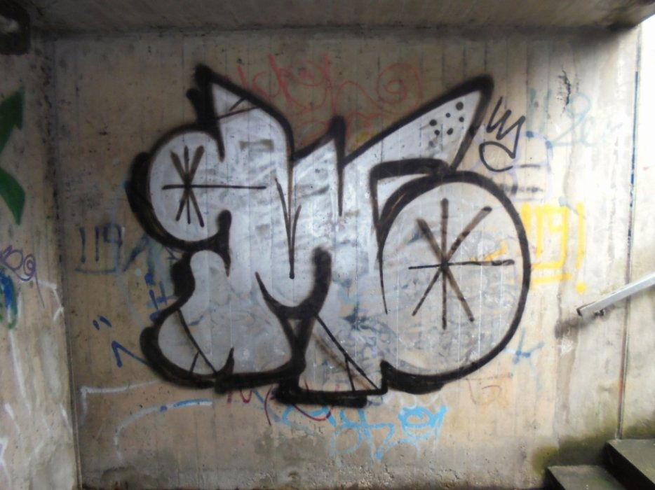 Graffiti Bombing - Photo by teaka - imc