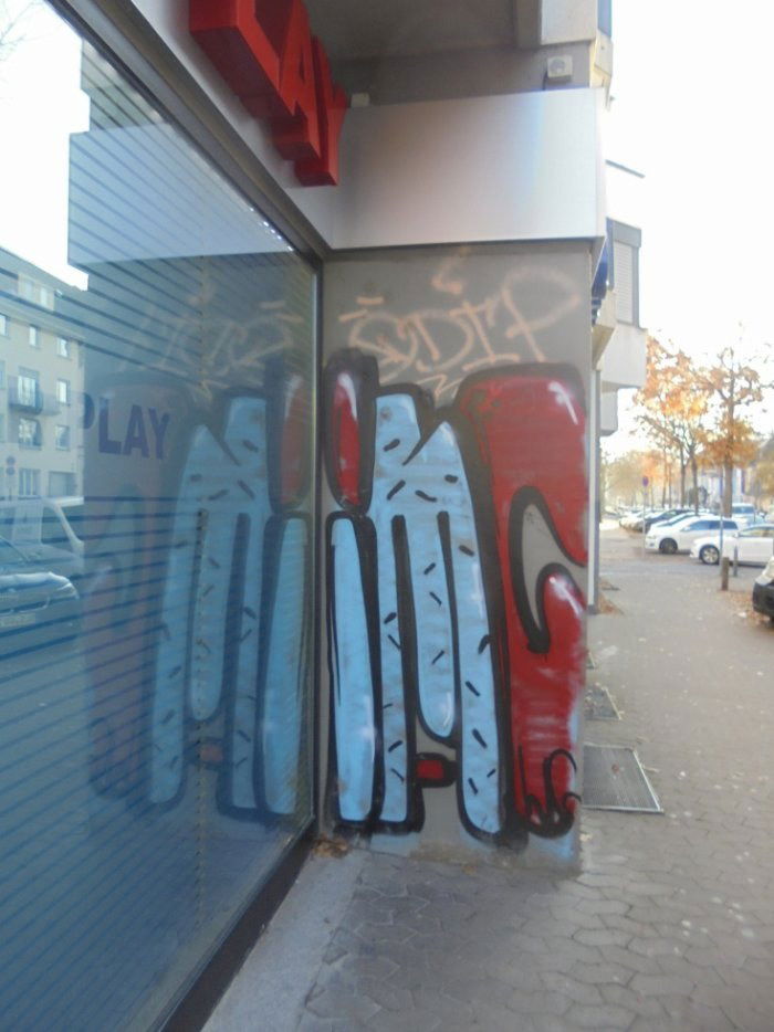 Graffiti Bombing - Photo by teaka - imc