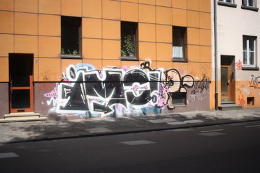 Graffiti Wall - Photo by teaka - IMC