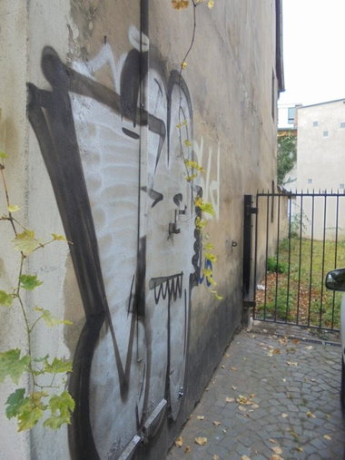Graffiti Wall - Photo by teaka - imc