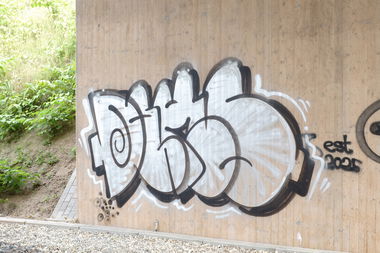 Graffiti Bombing - Photo by teaka - IMC