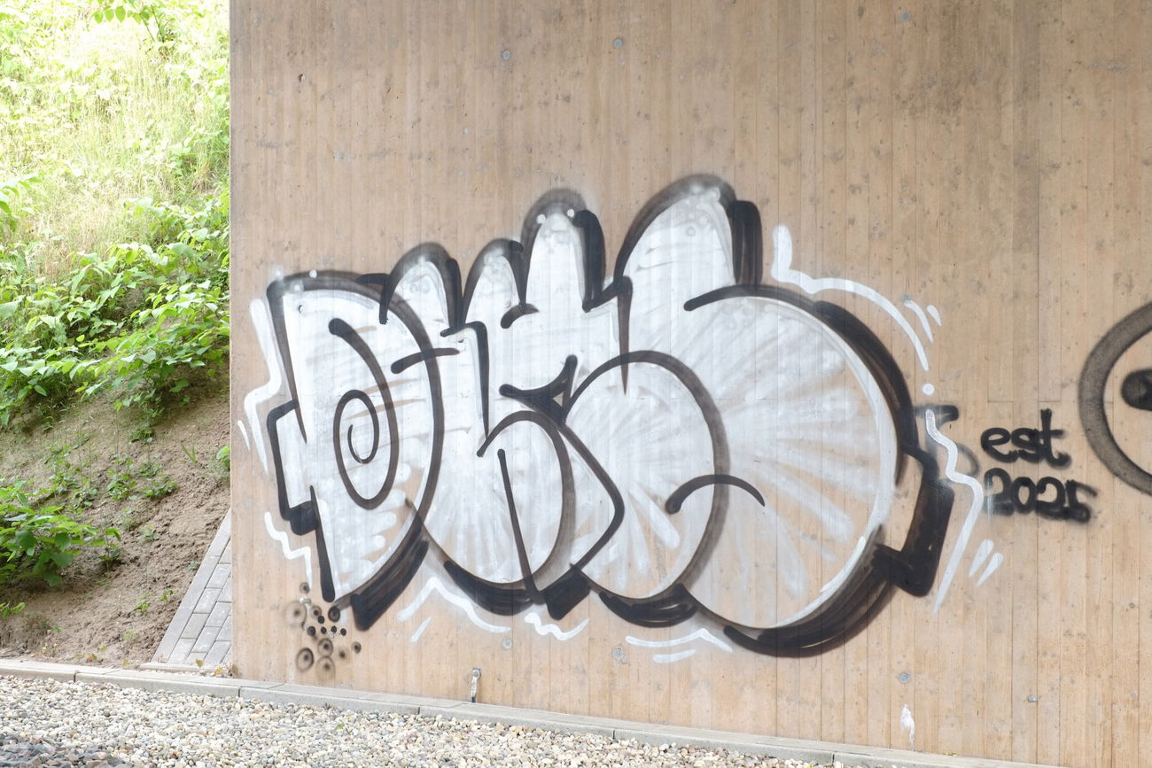 Graffiti Bombing - Photo by teaka - IMC