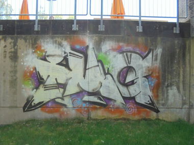 Graffiti Bombing - Photo by teaka - imc