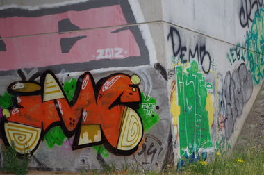 Graffiti Bombing - Photo by teaka - IMC, Fonk