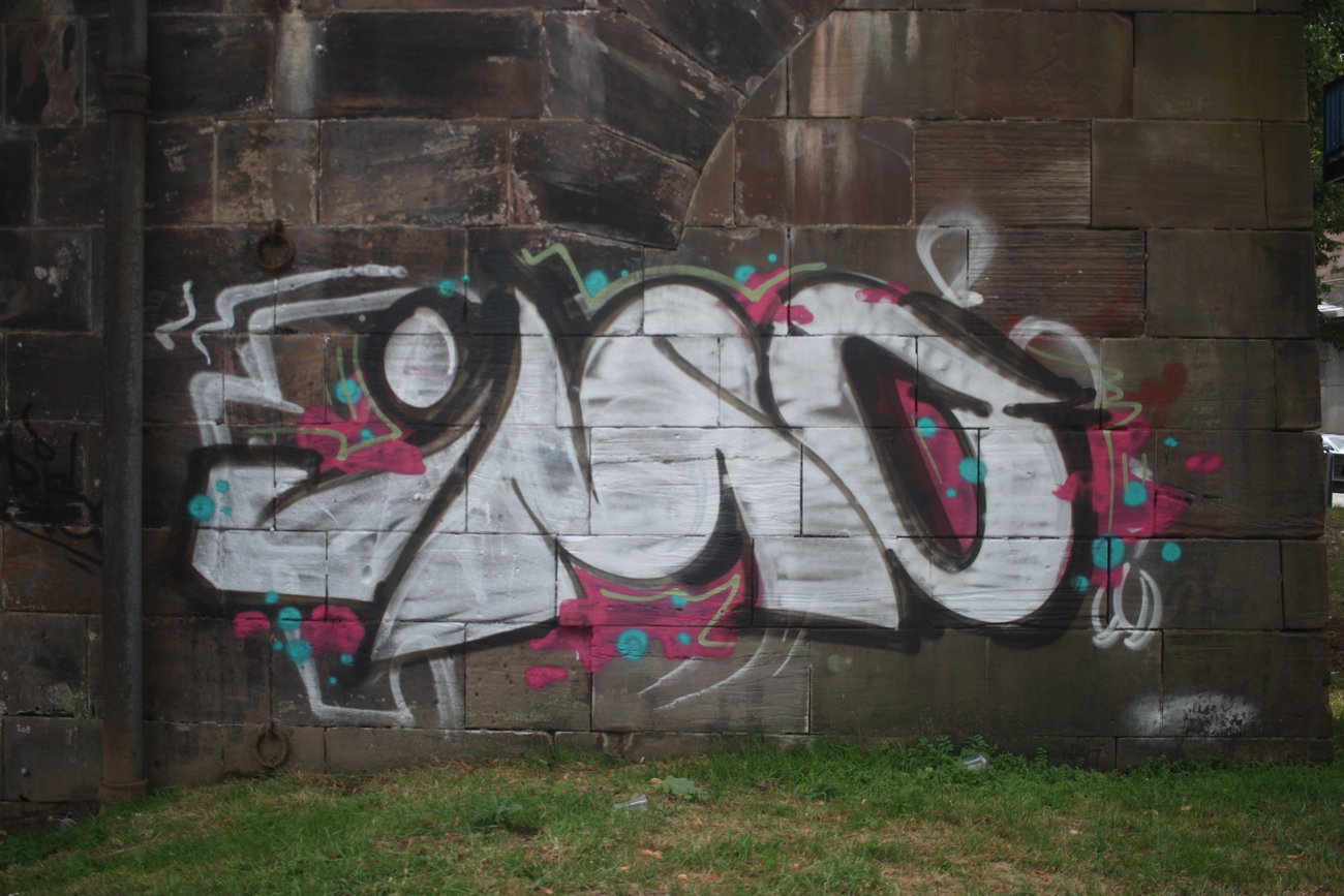 Graffiti Wall - Photo by teaka - IMC
