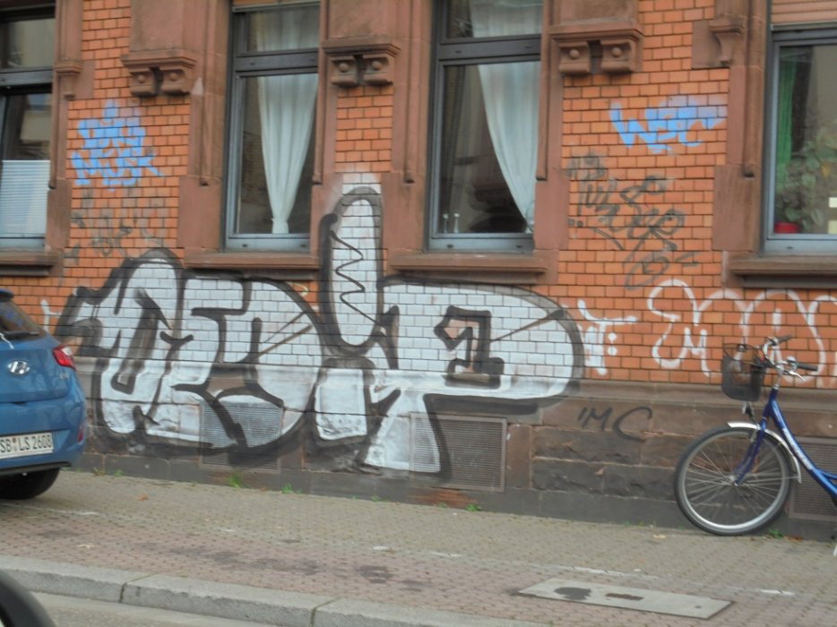 Graffiti Wall - Photo by teaka - imc