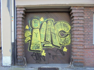 Graffiti Bombing - Photo by teaka - imc
