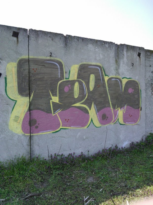 Graffiti Wall - Photo by team