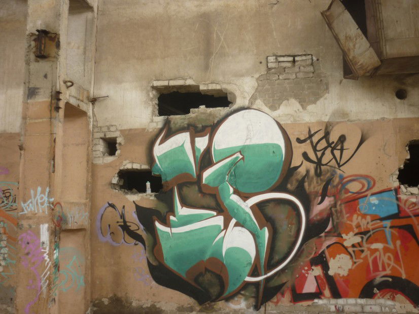 Graffiti Wall in Tver - Photo by tedf (2012)