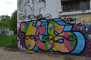 Graffiti Wall - Photo by tgs