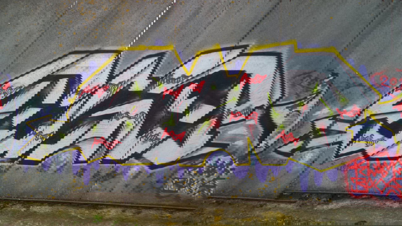 Graffiti Wall - Photo by tgs (1999)