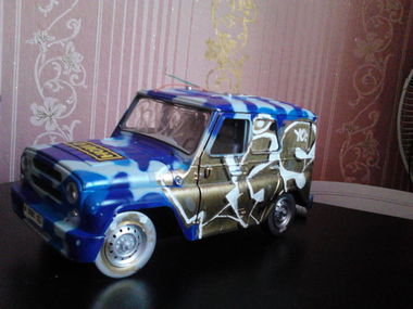 Graffiti Artwork - Photo by tgs