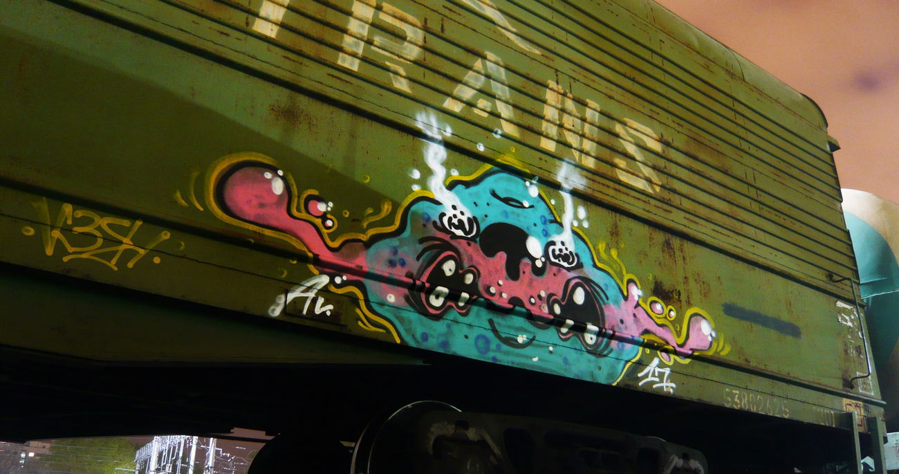 Graffiti Train - Photo by theez - freight, fr8, theez