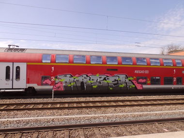 Graffiti Train - Photo by thegraffspotter - raser, rfa, bns
