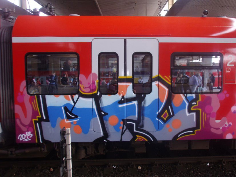 Graffiti Wall - Photo by thegraffspotter - dfv, cofer