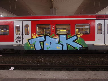 Graffiti Train - Photo by thegraffspotter - tbk