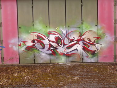 Graffiti Wall - Photo by thegraffspotter - Does, Loveletter